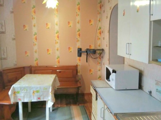 Юровка. Сдается небольшой домик. Место для авто. Юровка