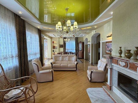 Оренда будинку Винники з каміном, з відпочинковою зоною, та власним генератором та гаражем на 2автом Винники