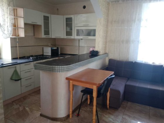 Здається будинок по вулиці Центральна Монастырище