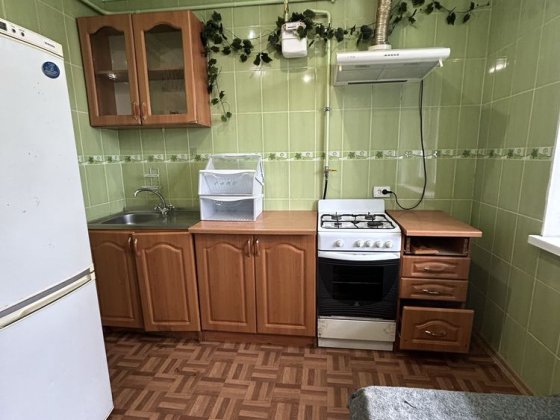 Сдам КРУПНОГАБАРИТНУЮ 1 комнатную квартиру на левом берегу Кам'янське