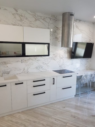 Квартира євродвухкімнатна + 2 паркомісця в центрі Вишгорода жк"Софія" без комісії - фото 1