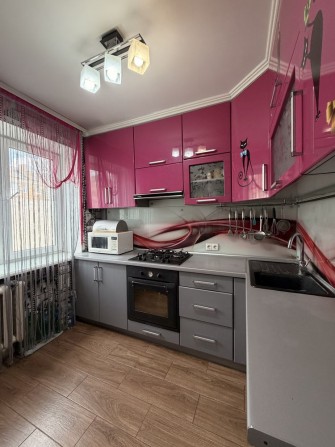 2-кім квартира в оренду в центрі міста, вул. Незалежності 1 поверх - фото 1