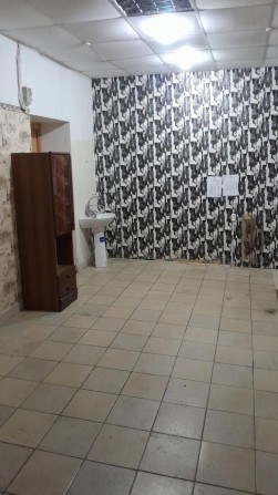 Сдам в самом центре полуподвальное помещение под офис - фото 1