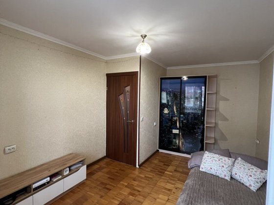 Здам квартиру не менше року.