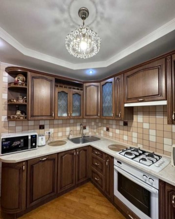 Пропонується в оренду прекрасна 3х кімнатна квартира в Центрі! - фото 1