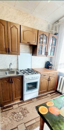 Затишна 1 кімнатна квартира з косметичним ремонтом на Виставці! - фото 1