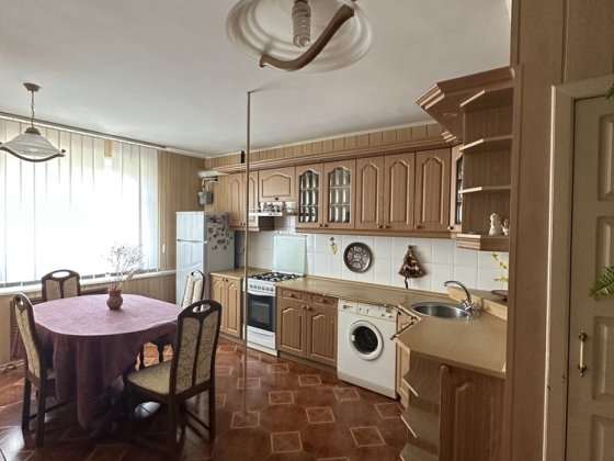 Сдам 4х комн. квартиру на длительный срок