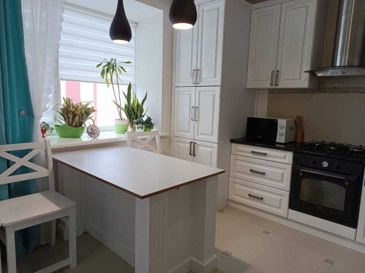 Оренда 3-кімнатної дворівневої квартири - фото 1