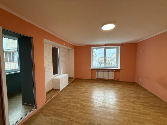 Дмитрівка. Оренда ВЕЛИКОЇ 1к квартири. Газове опалення. - фото 1