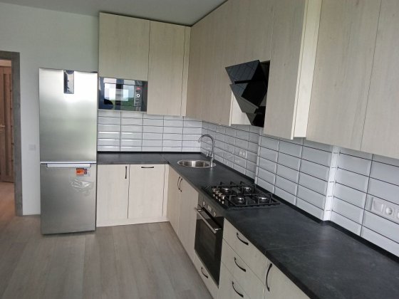 Київ вул. Метрологiчна 107 г, ЖК Кришталеві джере Хотов