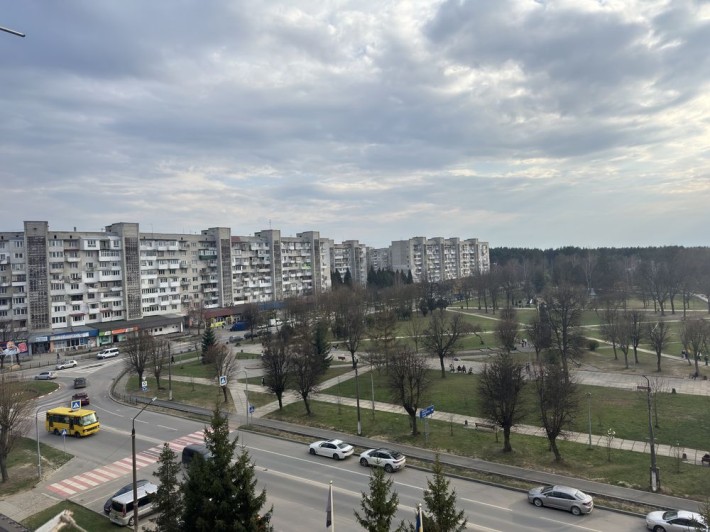 Оренда 3 кімнатної квартири з меблями - фото 1