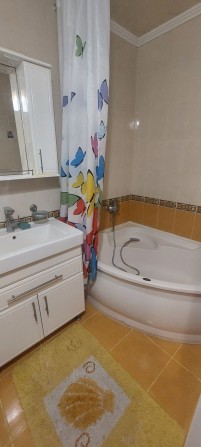 Сдам на длительно 2 комнатную квартиру - фото 1
