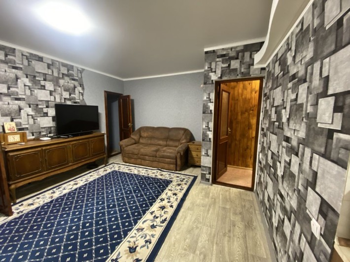 Оренда двокімнатної квартири на коледжі - фото 1
