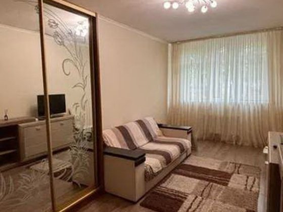Продаж 1- к фасадної квартири на Паркових 16г,Дніпровський район Київ