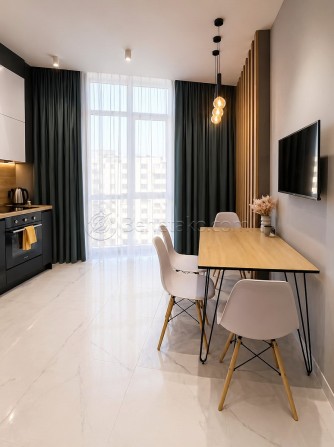 Код: 2673. Дизайнерская двухспальная квартира в Аркадии с видом на море - фото 1