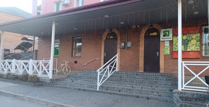 Здам в оренду комерційне приміщення в м. Ромни - фото 1
