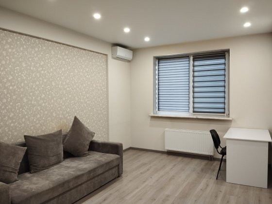 Продам 1 кімнатну квартиру 49.5 м2 ЖК "Харківський" , вул. Харківське шосе 190, Дарницький район. Київ