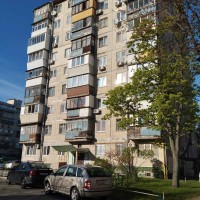 Продам 2 кімнатну квартиру  43 м.кв. Івана Миколайчука 13/2 Березняки Киев