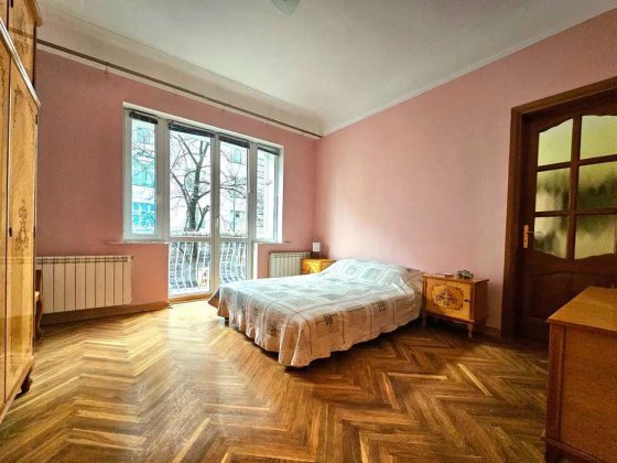 Продаж 3-к квартири вул. Інститутська 15/5 Київ