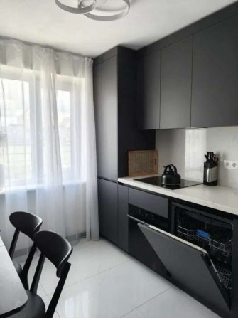 Продаж 2к.кв. з євроремонтом метро Мінська 2 хв. Оболонський просп. 21 - фото 1