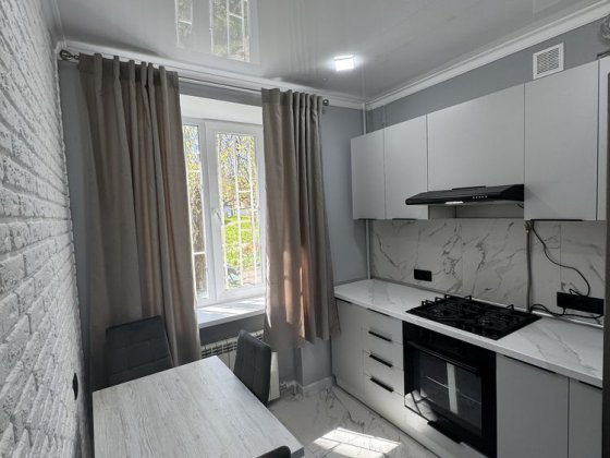 Аренда 3х ком кв , на 97 квартале ( пр Университетский )