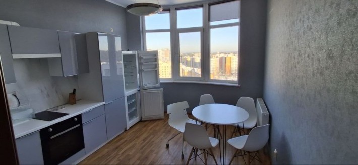 Оренда просторої 1-кімнатної квартири 48 м² (видова) - фото 1