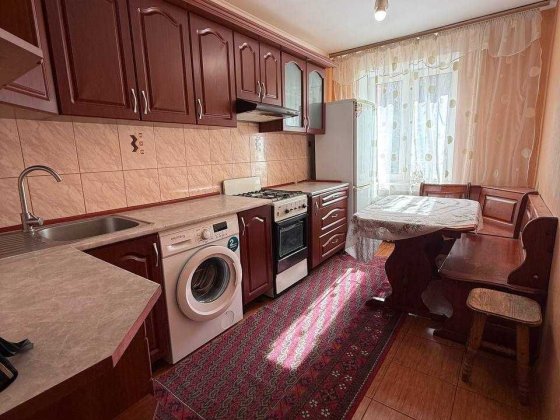 Здам 3-кімнатну квартиру в довготривалу оренду Ровно