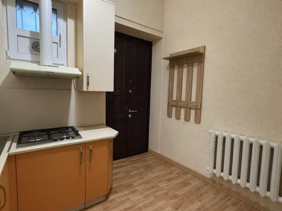 Здається 2 кімнатна квартира у центрі міста Черновцы