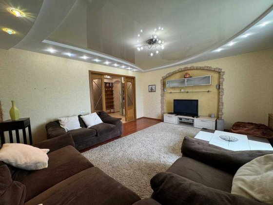 Простора 3к квартира 125м² з меблями, Робоча 148, можна з тваринами Созидатель