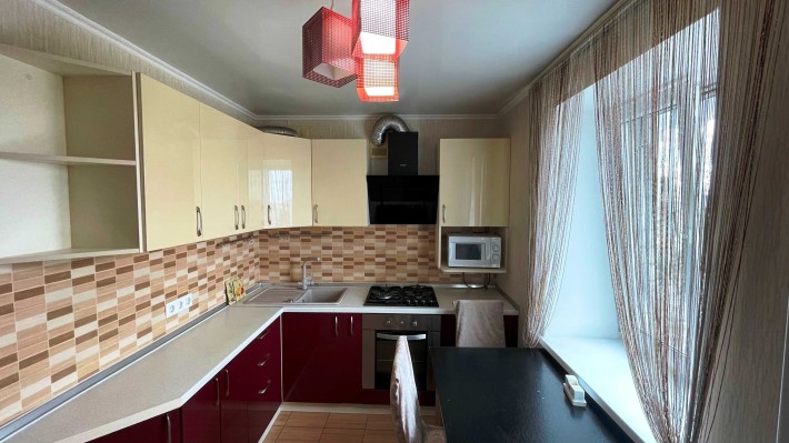 Здам 1-кімнатну квартиру на ж/м Червоний Камінь, вул. Савкіна, 6 - фото 1