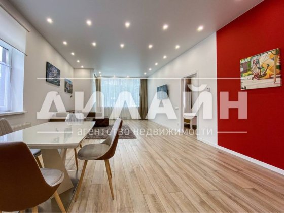 Просторная 2х комн 90 м2 в закрытом ЖК на Правом