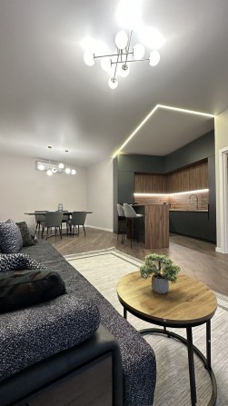 ОРЕНДА ПРОСТОРОЇ КВАРТИРИ З ПАРКОМІСЦЕМ в новобудові ЖК Парус City - фото 1