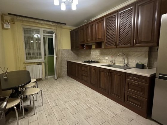 Здам 2 кім вулиця Залізнична жк Веселка Львов