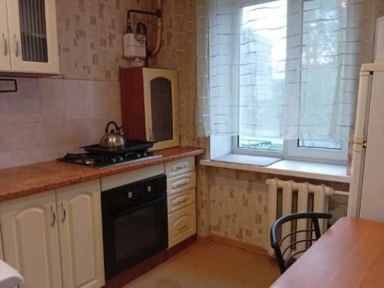 Сдам 1 комнатную квартиру с ремонтом 2/5, пр. Гагарина, Науки, центр