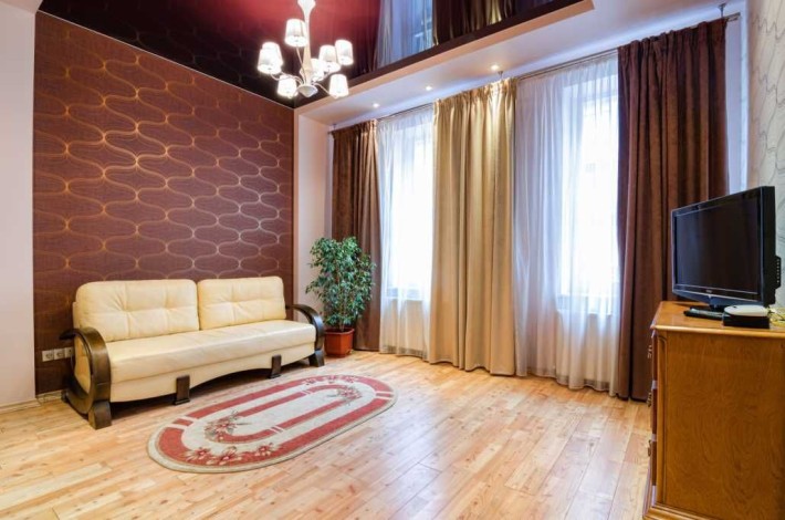 Оренда квартири в центрі на вул. Дорошенка - фото 1
