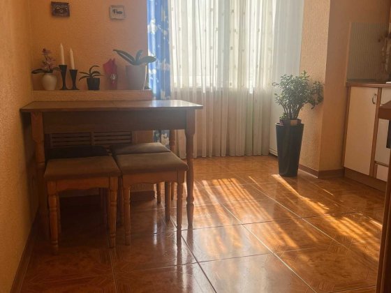 Русанівка, метро Лівобережна = 1300 м, Ентузіастів 31. Киев