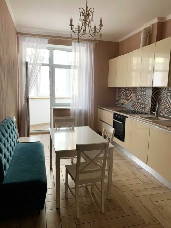 Сдам 3х ком квартиру Говорова 8. мебель техника. 105м.кв. - фото 1