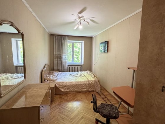 Сдам 3-к квартиру Эвгенія Тацюри 37/43