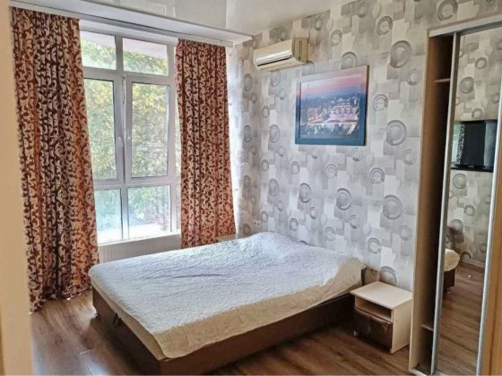 СДАМ Евротрешку ЖК Стикон Французскиц Бульвар 1 этаж ЕВРО