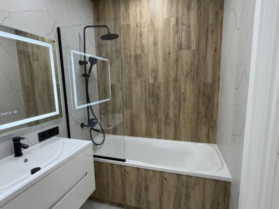 Продаж 1к квартири в ЖК Варшавський-3, Олександра Олеся 27 Киев