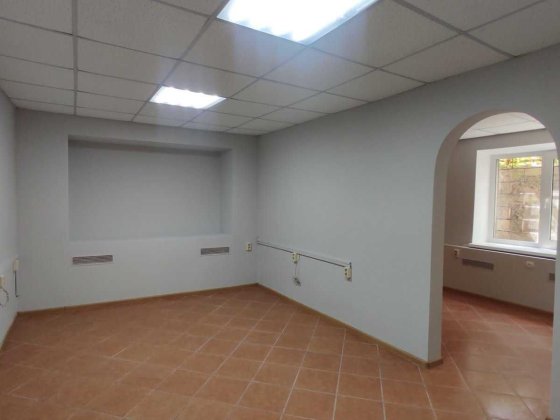 Оренда комерційного приміщення у напівпідвальному приміщенні! Вышгород