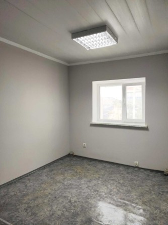 ПРИМІЩЕННЯ з ремонтом в самому центрі Канева в оренду - фото 1