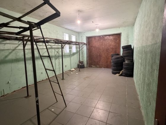 Здається приміщення з боксами Краматорск