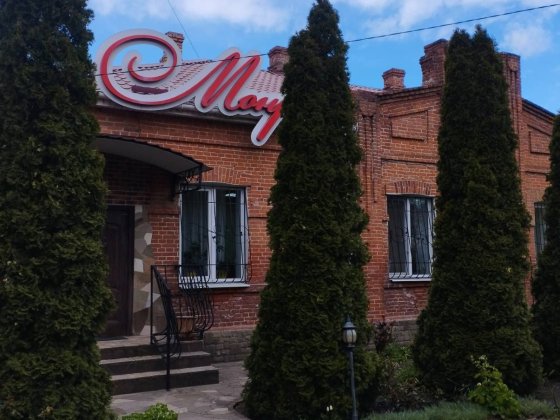 Салон "Монро" здає місце перукарю під оренду