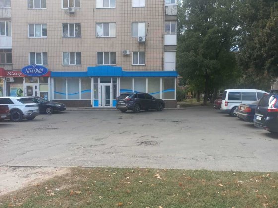 Оренда приміщення тищика з фасадом на парковку Умань