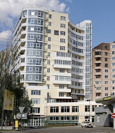 Оренда приміщення на Проспекті біля зупинки - фото 1