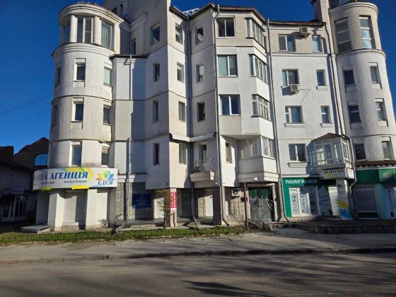 Фасадне офісне приміщення вул. Млинова 5, центр Белая Церковь