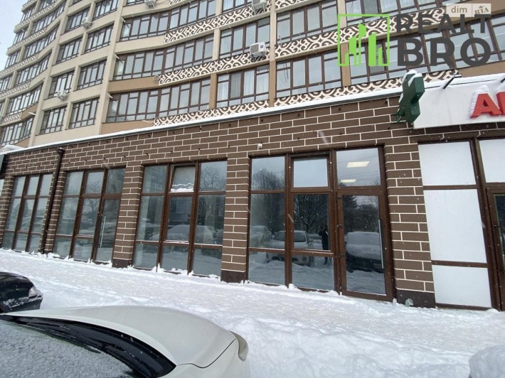 Оренда приміщення в Центрі, панорамні вікна, 41.5 м2 - фото 1