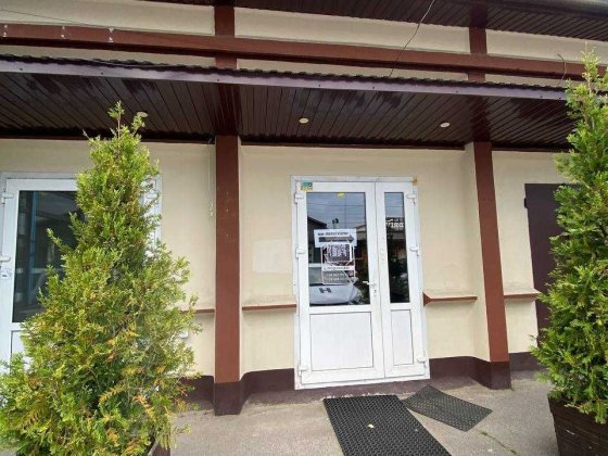 Здається приміщення 60 кв.м (1 поверх,фасад)