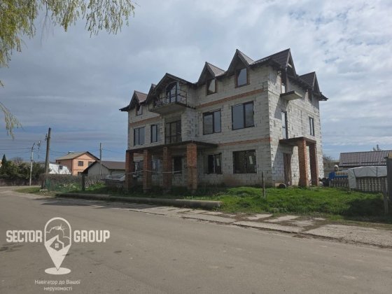 Під ресторан, офіси, салон краси, мінімаркет